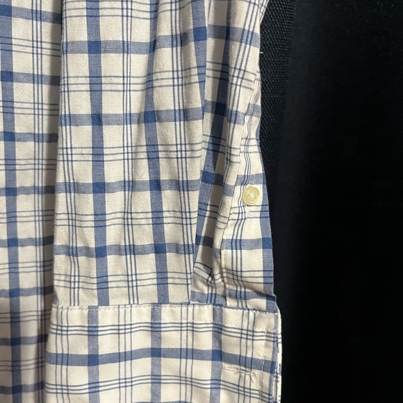 Long sleeve button up collared shirt - Picture 3 of 5